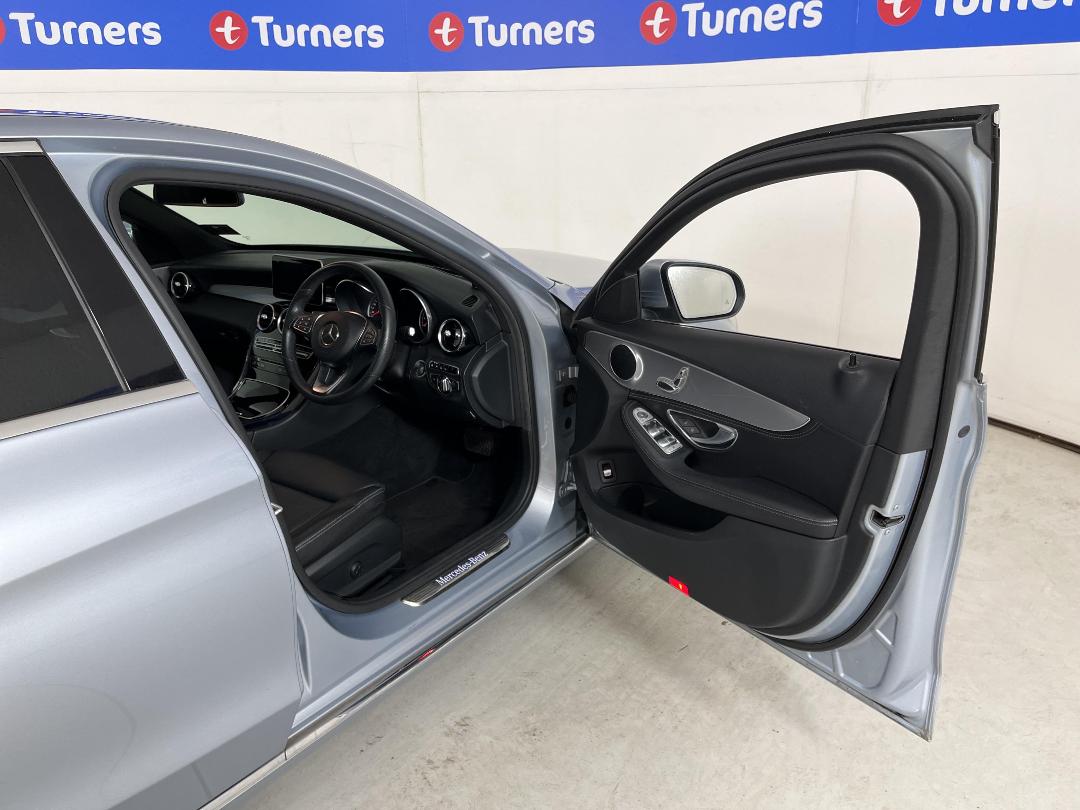 Photo '15' of Mercedes-Benz C250