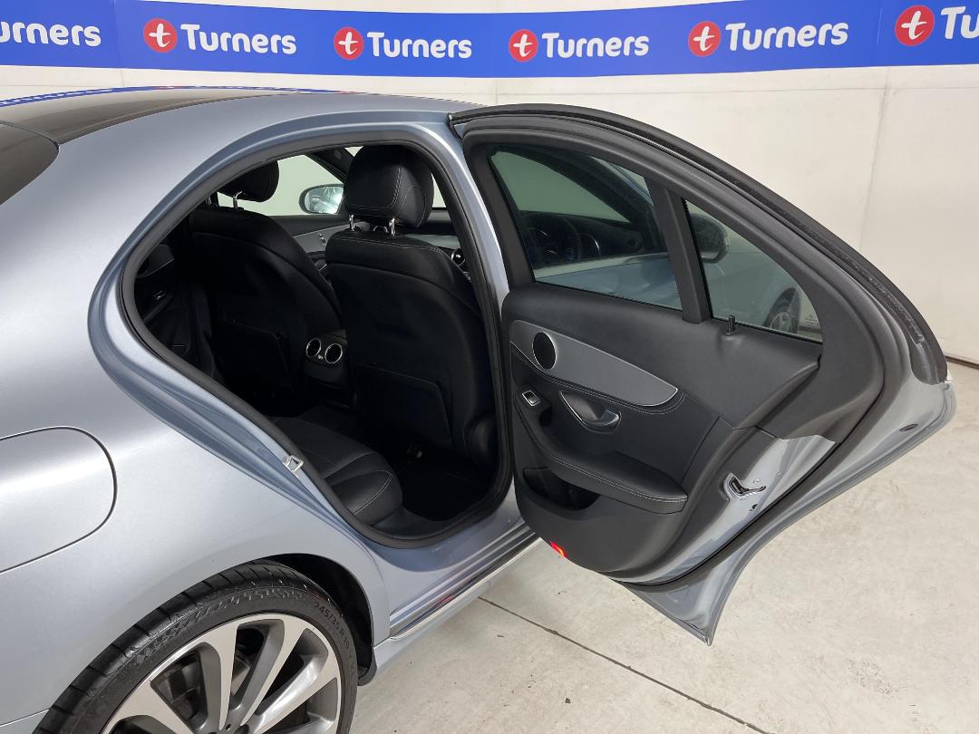 Photo '19' of Mercedes-Benz C250