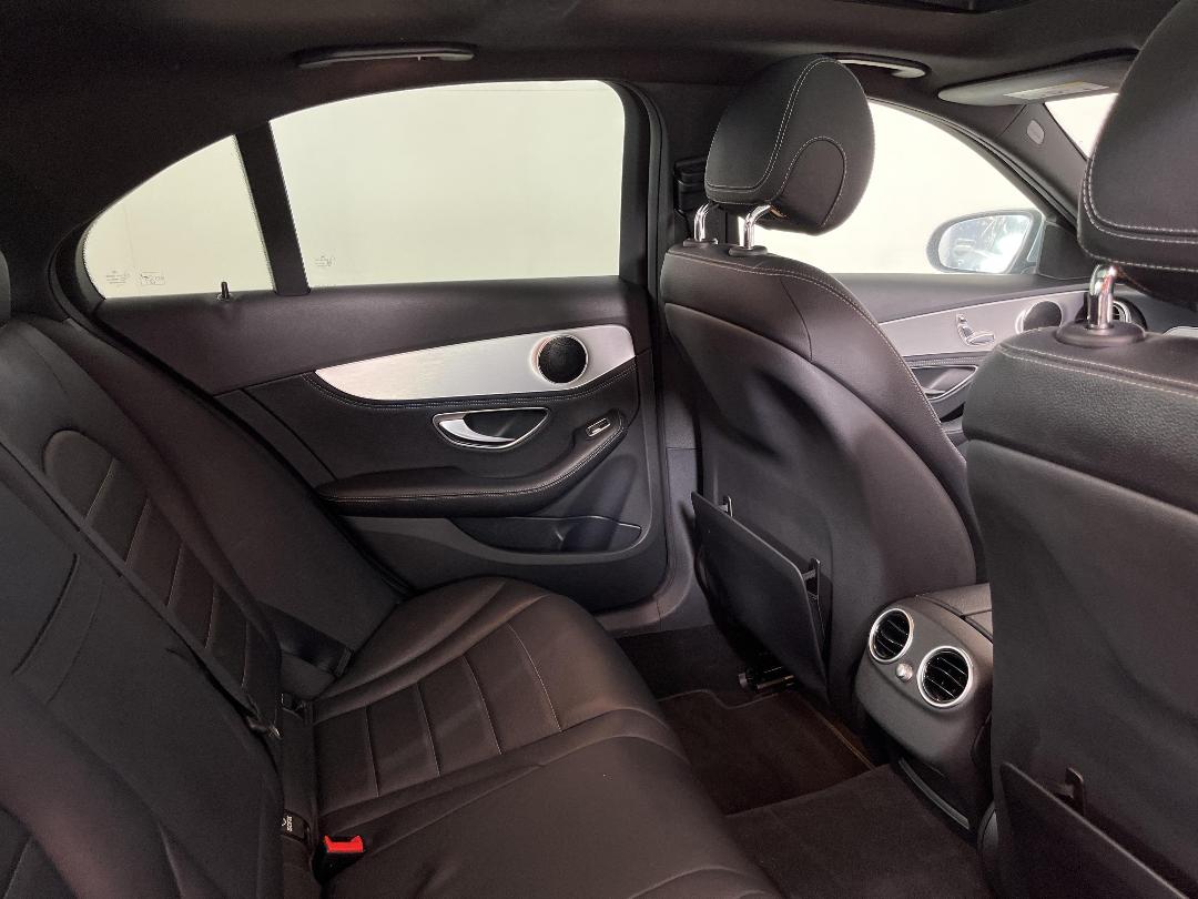 Photo '20' of Mercedes-Benz C250