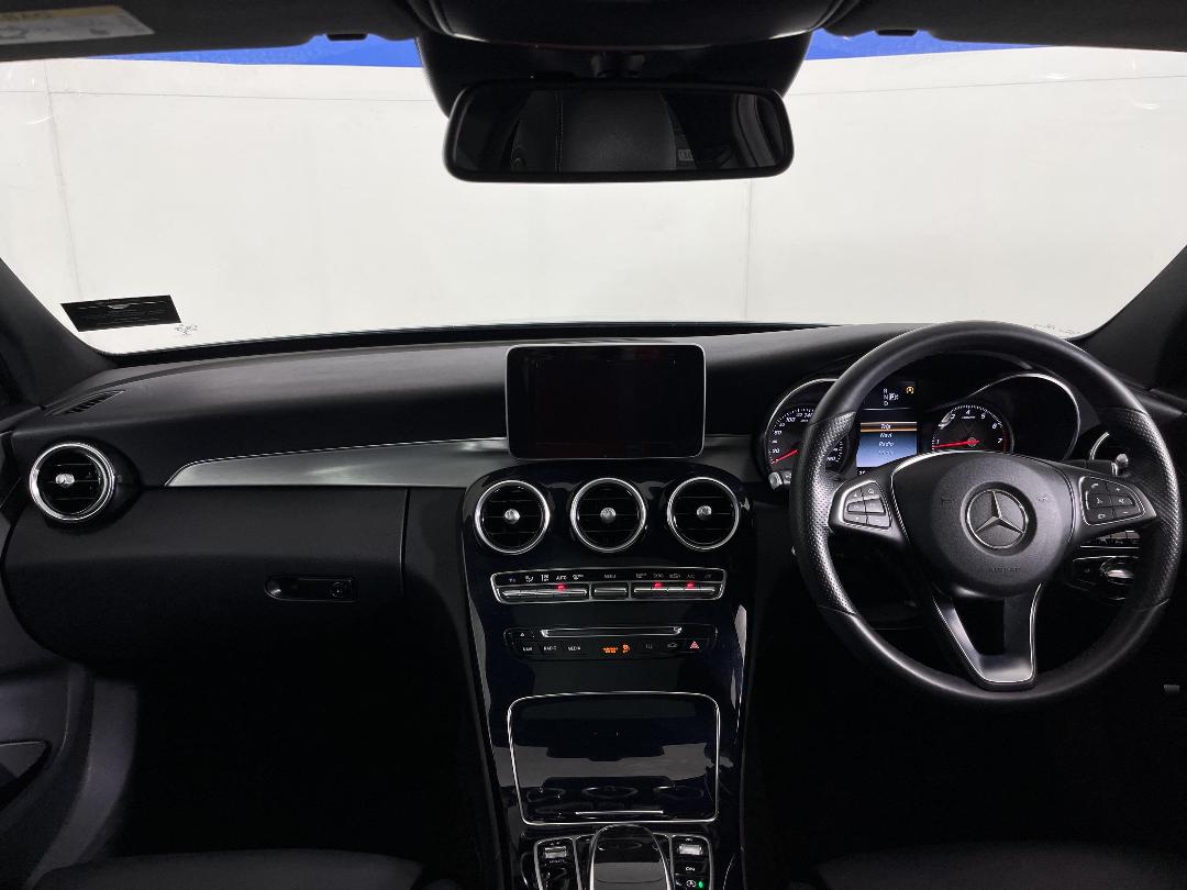 Photo '17' of Mercedes-Benz C250