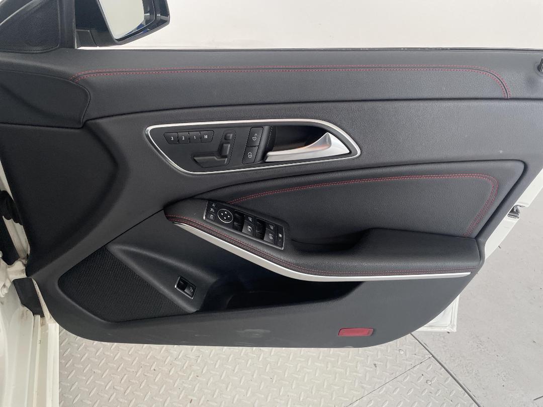 Photo '15' of Mercedes-Benz CLA