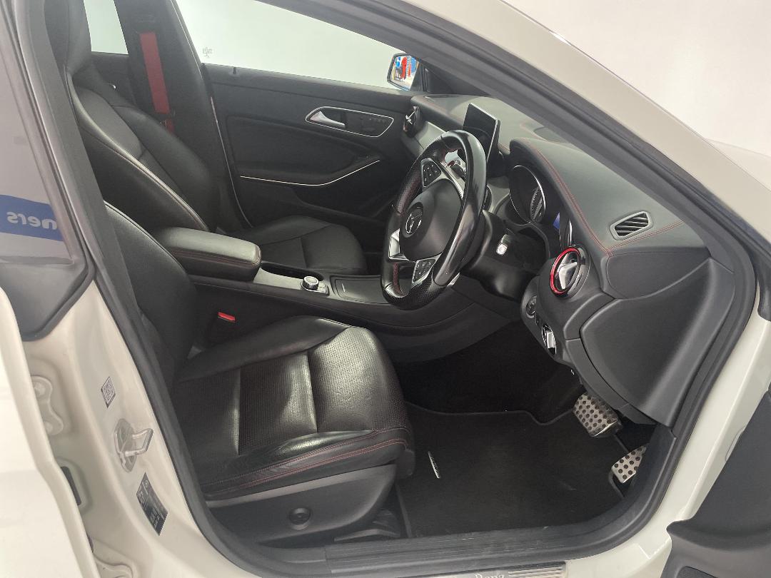 Photo '16' of Mercedes-Benz CLA