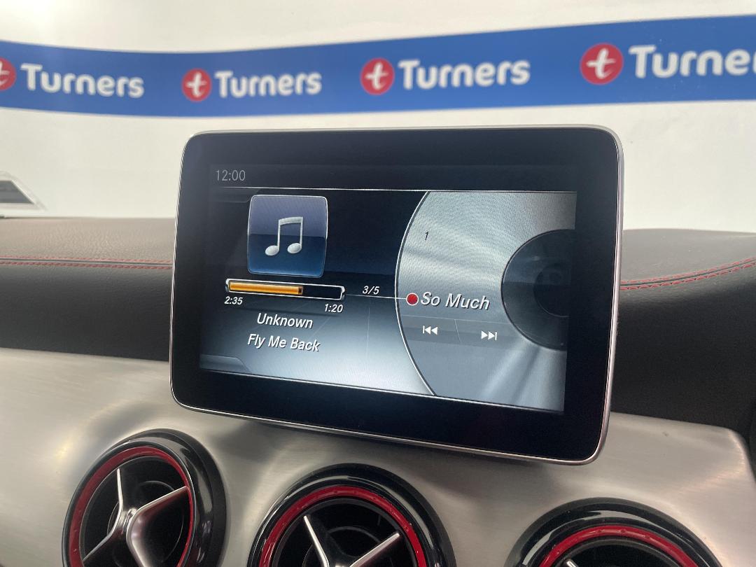 Photo '30' of Mercedes-Benz CLA