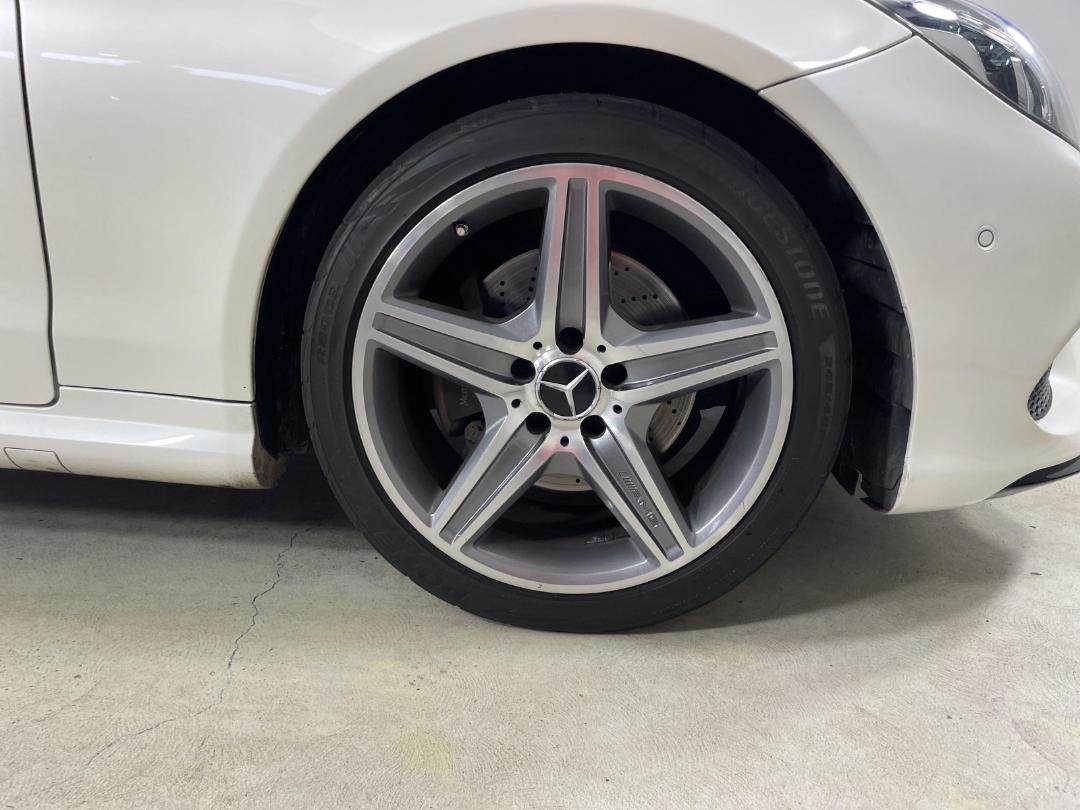 Photo '9' of Mercedes-Benz E-Class