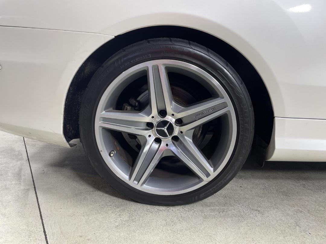 Photo '12' of Mercedes-Benz E-Class