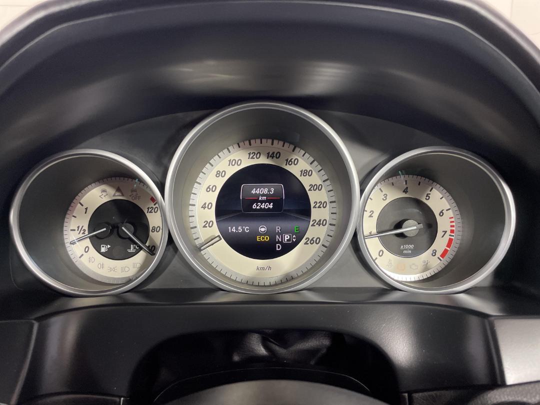 Photo '20' of Mercedes-Benz E-Class