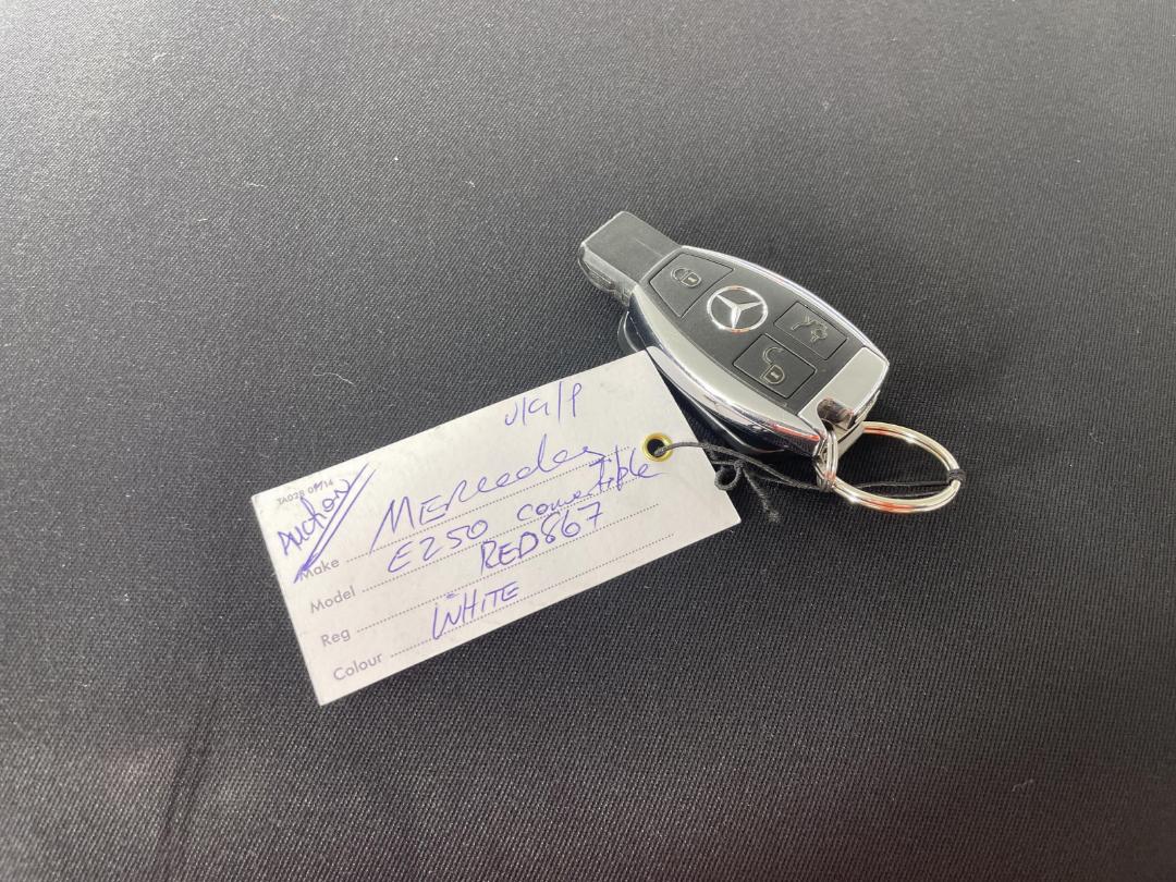 Photo '21' of Mercedes-Benz E-Class