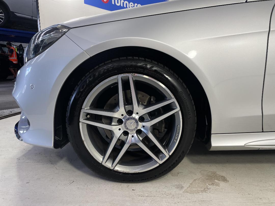 Photo '10' of Mercedes-Benz E220