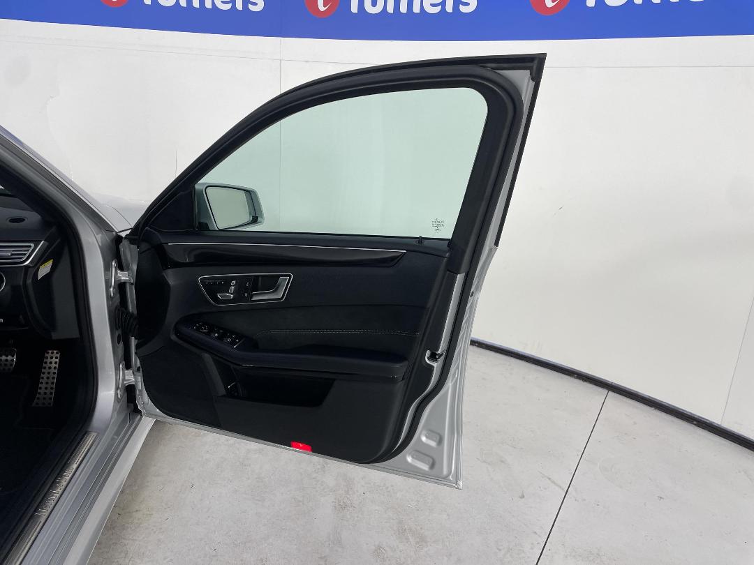 Photo '15' of Mercedes-Benz E220