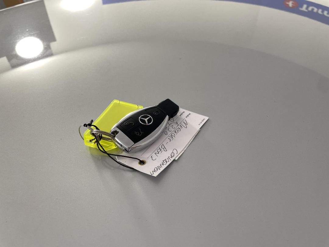 Photo '22' of Mercedes-Benz E220