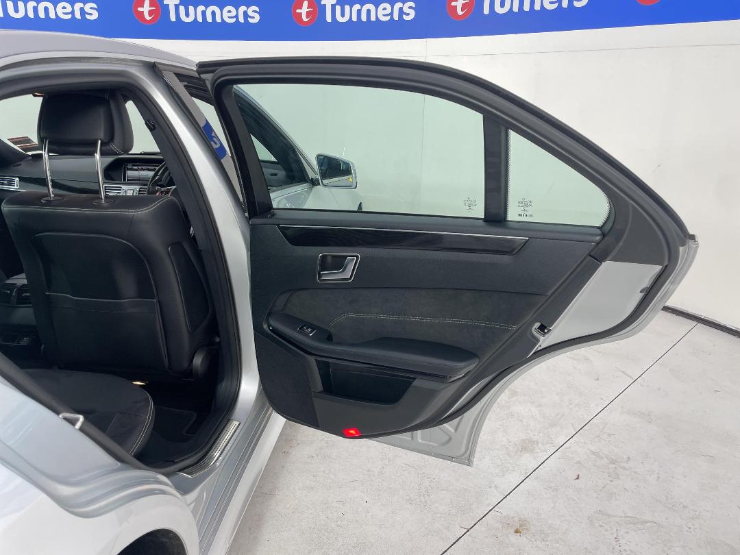 Photo '19' of Mercedes-Benz E220