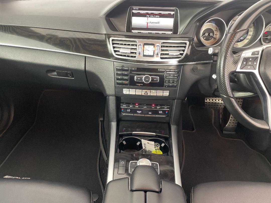 Photo '18' of Mercedes-Benz E220