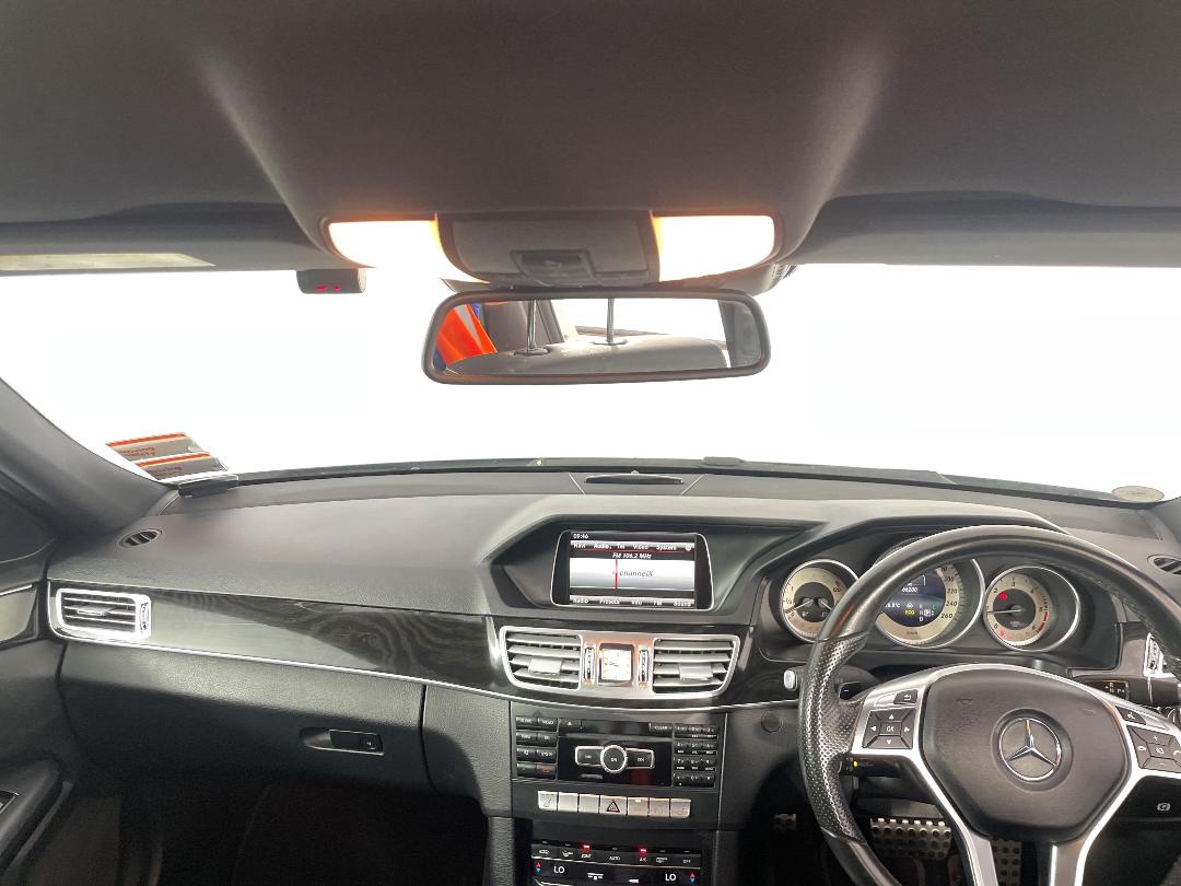 Photo '17' of Mercedes-Benz E220