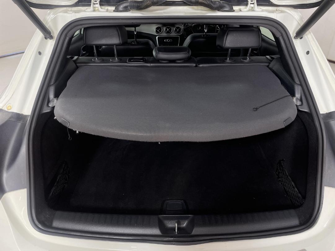 Photo '14' of Mercedes-Benz GLA 200 Photo '14' of Mercedes-Benz GLA 200