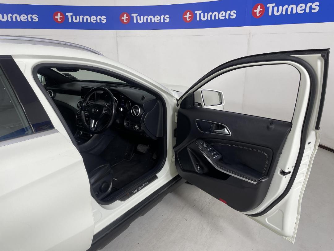 Photo '15' of Mercedes-Benz GLA 200 Photo '15' of Mercedes-Benz GLA 200