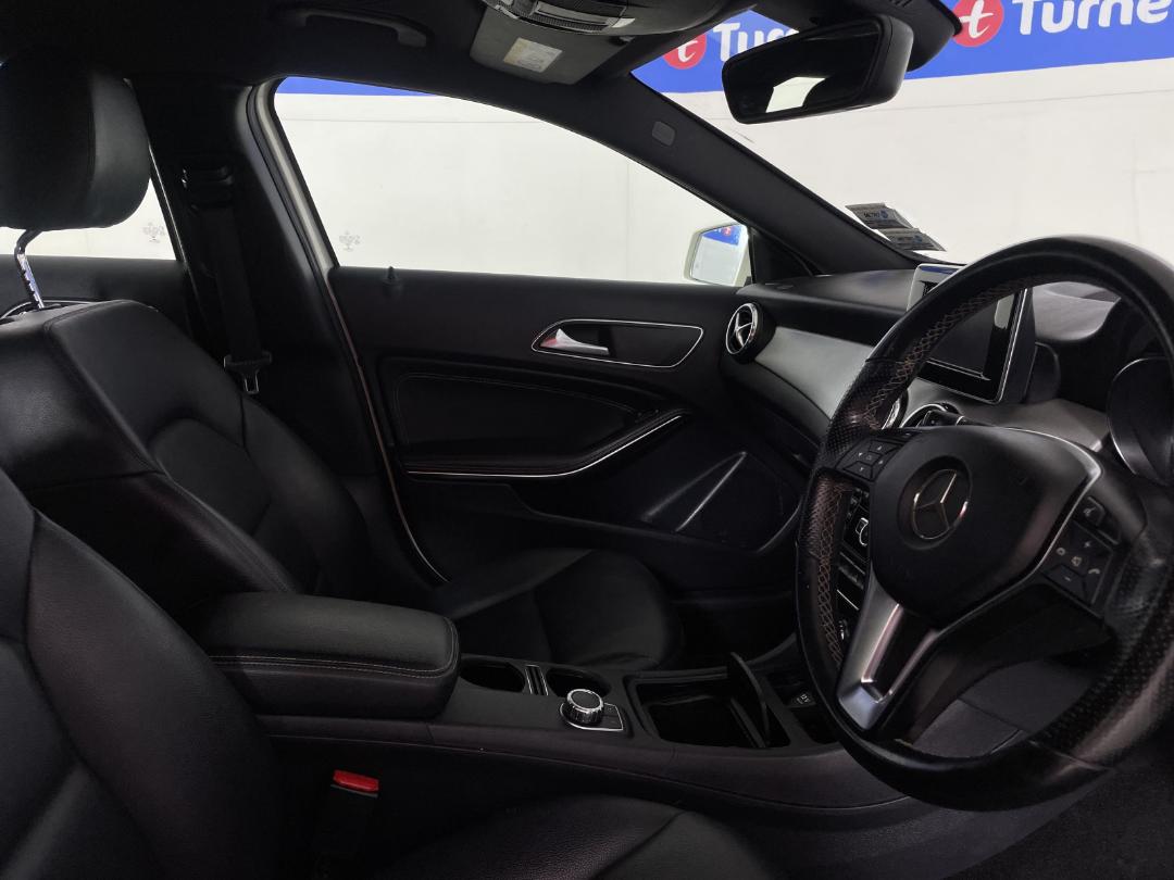 Photo '16' of Mercedes-Benz GLA 200 Photo '16' of Mercedes-Benz GLA 200