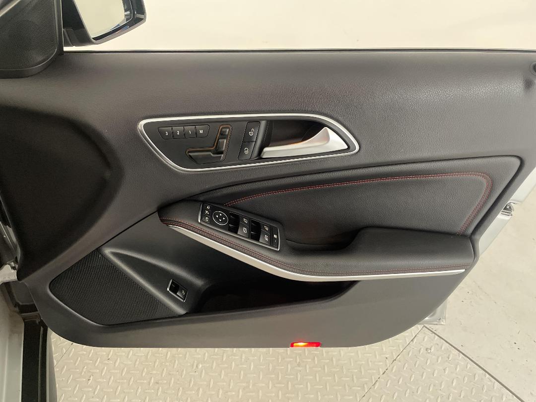 Photo '15' of Mercedes-Benz GLA