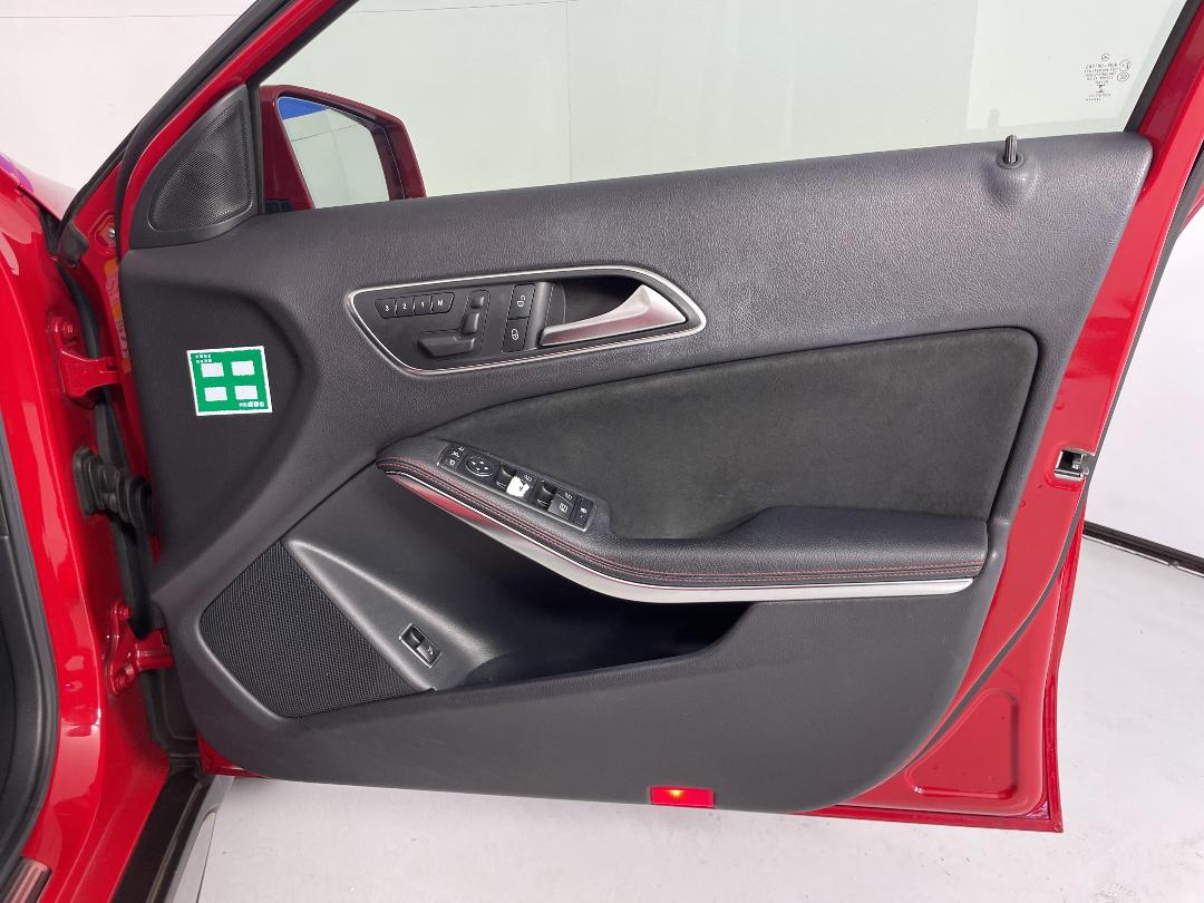 Photo '15' of Mercedes-Benz GLA Photo '15' of Mercedes-Benz GLA