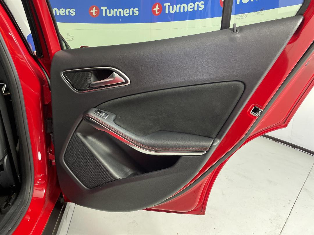 Photo '19' of Mercedes-Benz GLA Photo '19' of Mercedes-Benz GLA