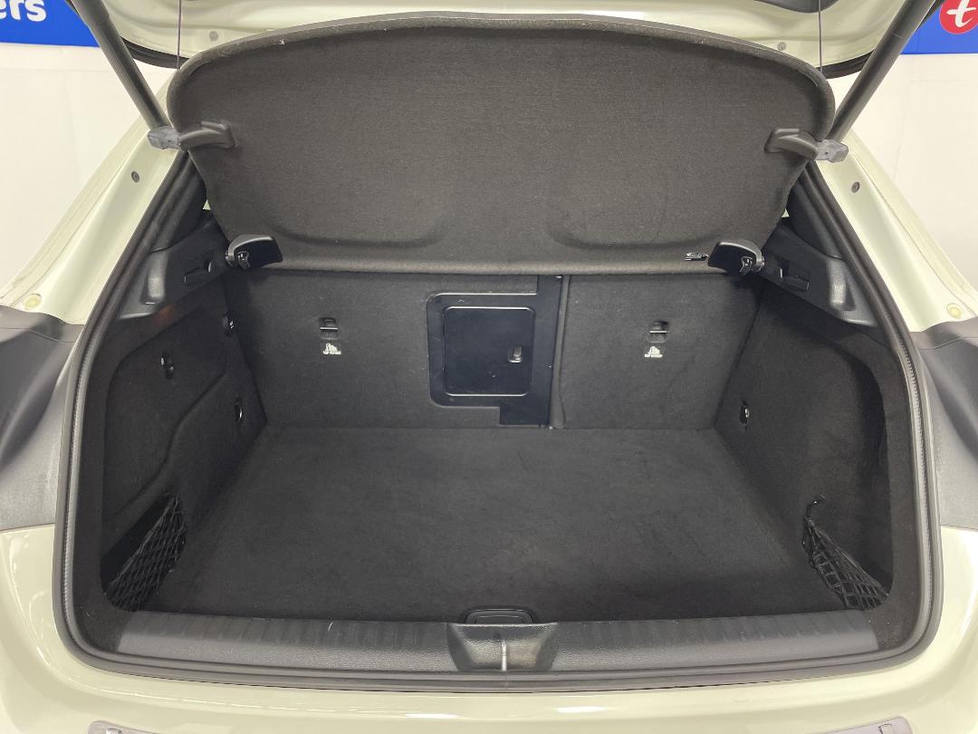 Photo '14' of Mercedes-Benz GLA-Class Photo '14' of Mercedes-Benz GLA-Class