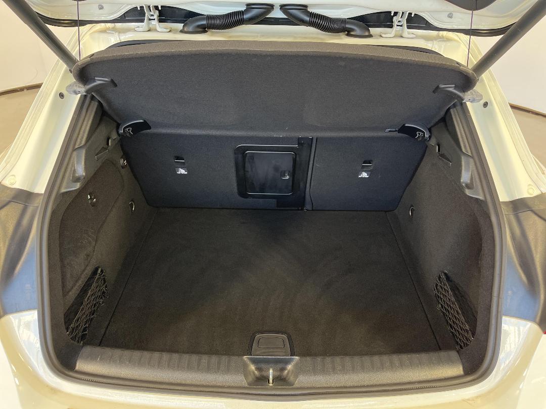 Photo '14' of Mercedes-Benz GLA250