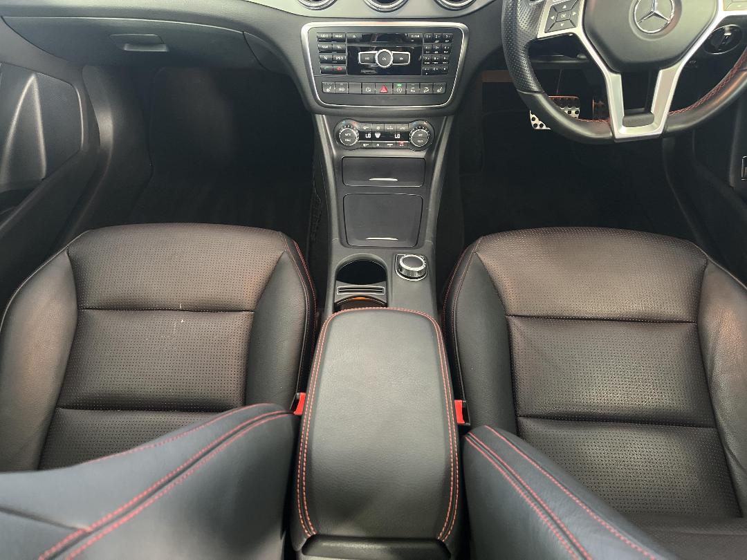 Photo '18' of Mercedes-Benz GLA250