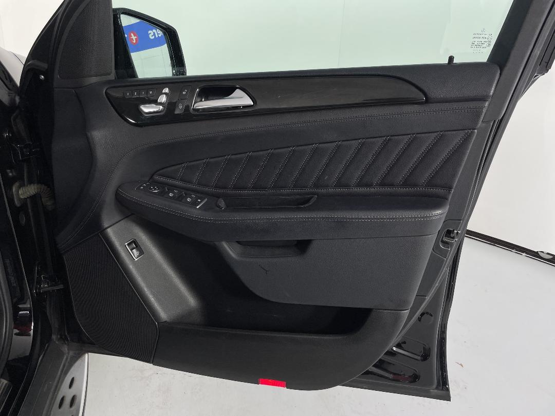 Photo '15' of Mercedes-Benz GLE Photo '15' of Mercedes-Benz GLE