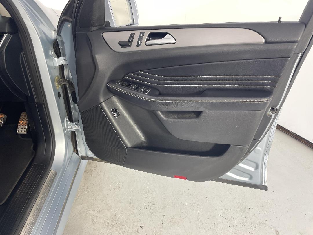 Photo '15' of Mercedes-Benz Ml350