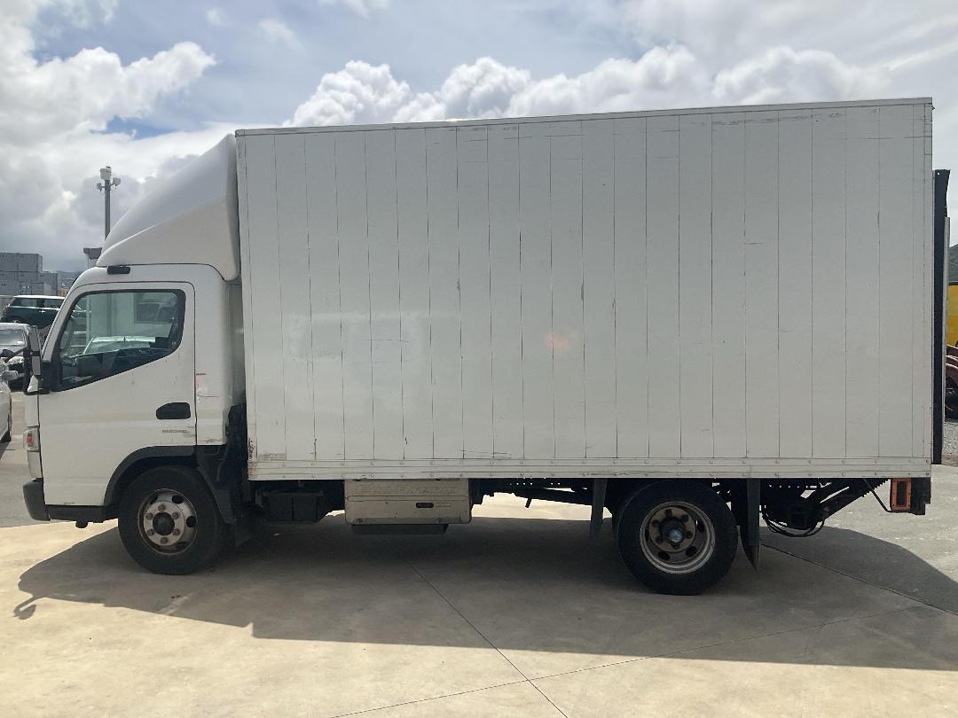 Photo '10' of Mitsubishi Canter HEV60E2 Box Body Photo '10' of Mitsubishi Canter HEV60E2 Box Body