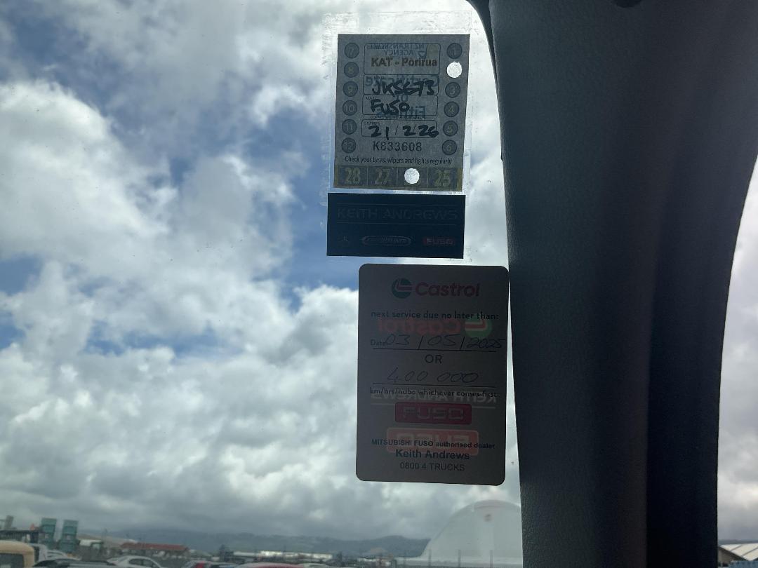 Photo '20' of Mitsubishi Canter HEV60E2 Box Body Photo '20' of Mitsubishi Canter HEV60E2 Box Body