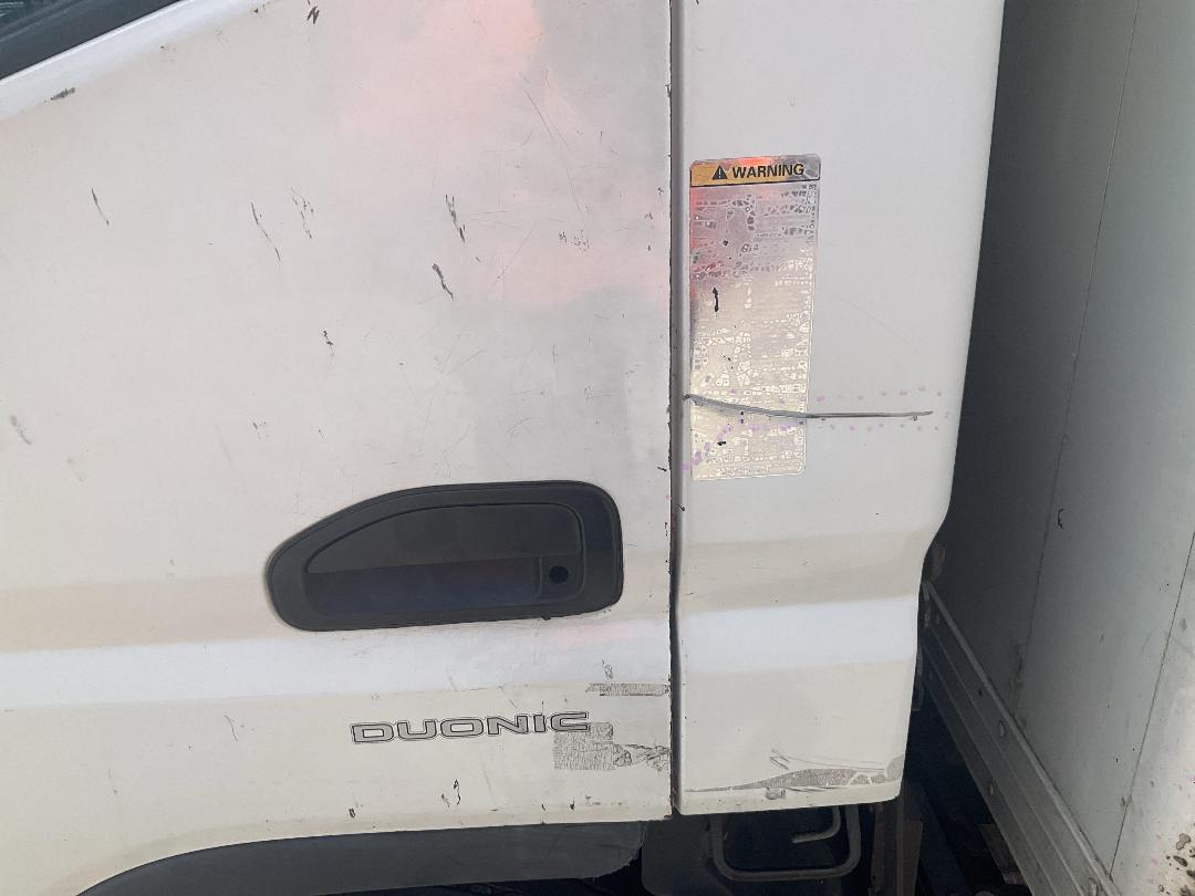 Photo '32' of Mitsubishi Canter HEV60E2 Box Body Photo '32' of Mitsubishi Canter HEV60E2 Box Body