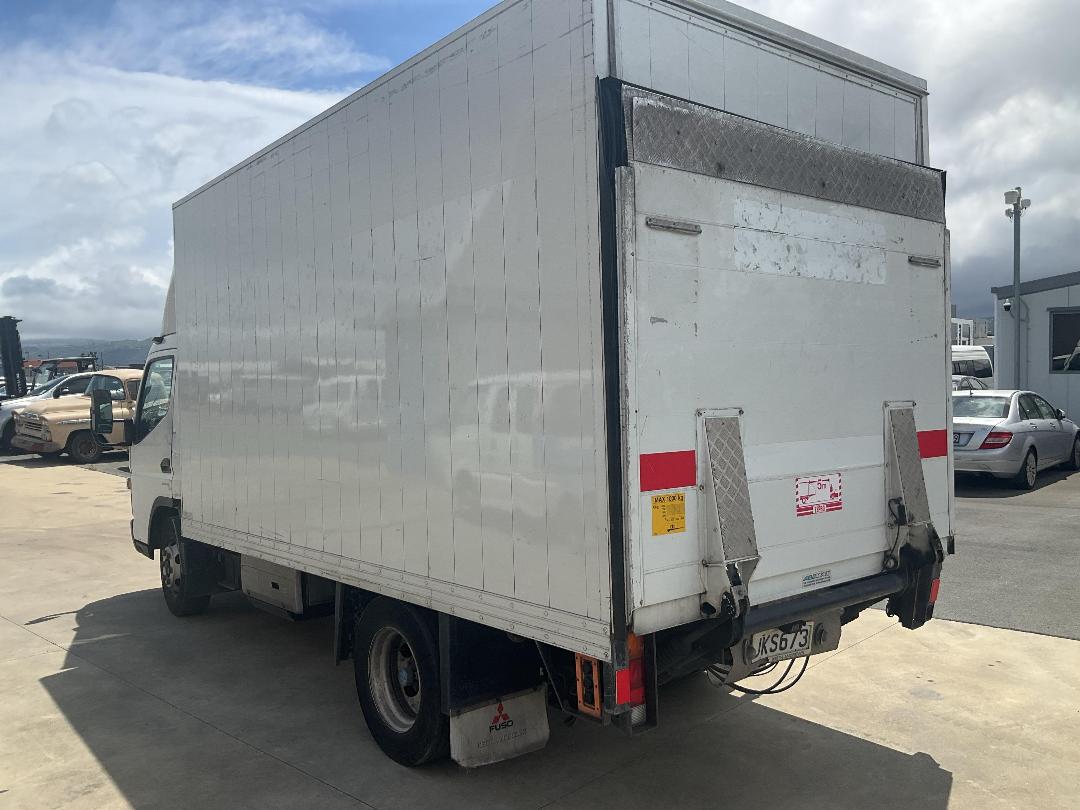 Photo '9' of Mitsubishi Canter HEV60E2 Box Body Photo '9' of Mitsubishi Canter HEV60E2 Box Body