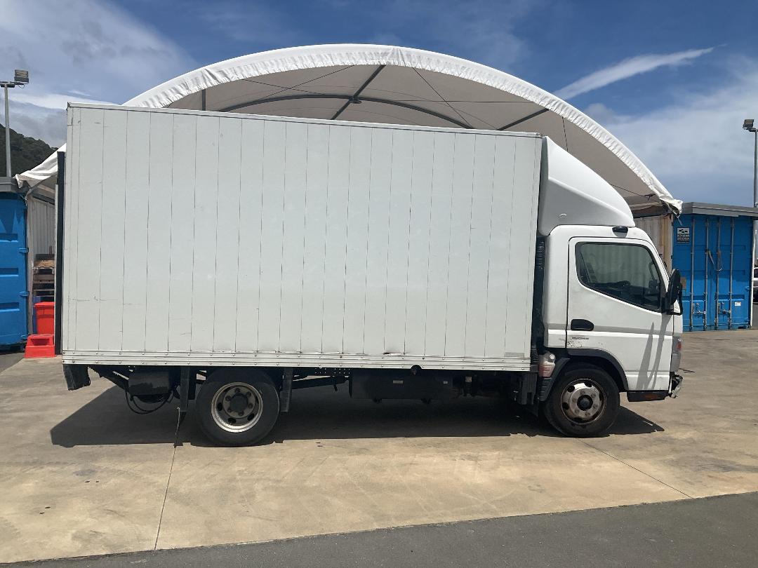 Photo '3' of Mitsubishi Canter HEV60E2 Box Body Photo '3' of Mitsubishi Canter HEV60E2 Box Body