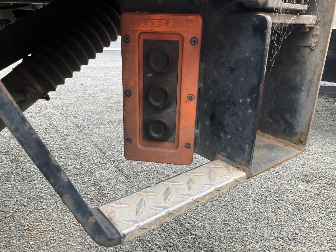 Photo '21' of Mitsubishi Fuso Canter HEV75G2 EURO5 HYBRID Curtainsider