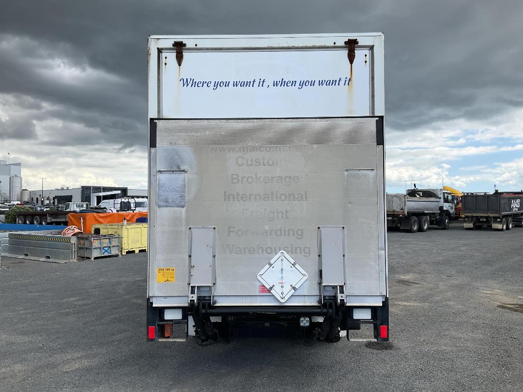 Photo '5' of Mitsubishi Fuso Canter HEV75G2 EURO5 HYBRID Curtainsider