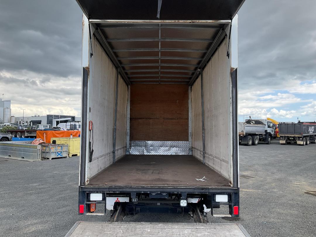 Photo '23' of Mitsubishi Fuso Canter HEV75G2 EURO5 HYBRID Curtainsider