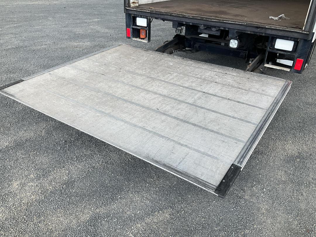 Photo '27' of Mitsubishi Fuso Canter HEV75G2 EURO5 HYBRID Curtainsider