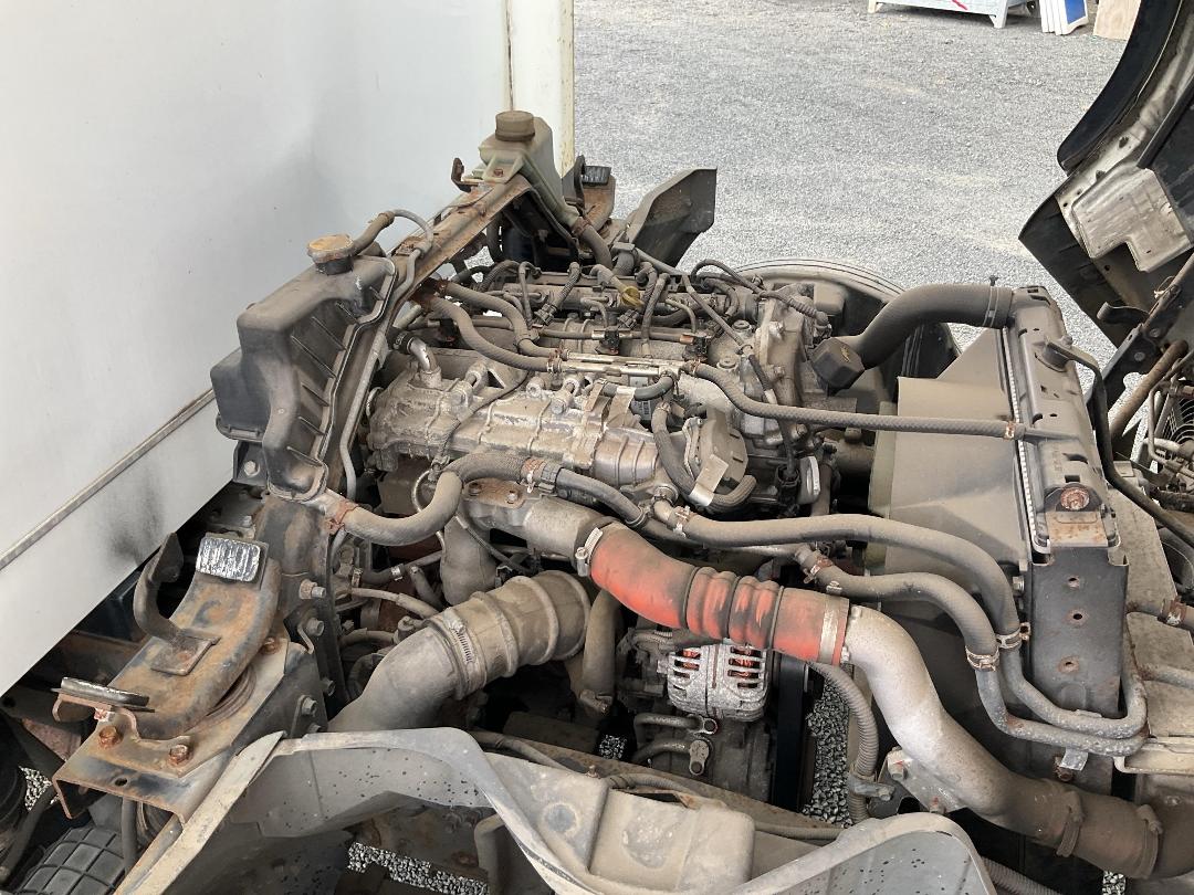 Photo '32' of Mitsubishi Fuso Canter HEV75G2 EURO5 HYBRID Curtainsider