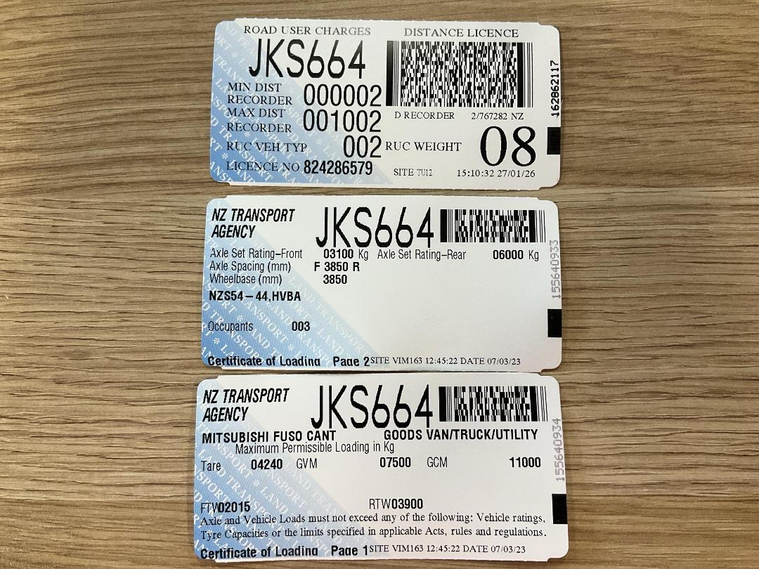 Photo '33' of Mitsubishi Fuso Canter HEV75G2 EURO5 HYBRID Curtainsider