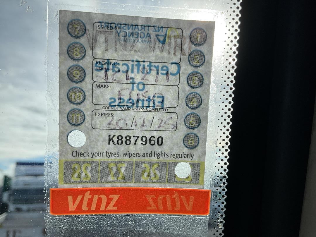 Photo '31' of Mitsubishi Fuso Fighter FK250K1D Box Body Photo '31' of Mitsubishi Fuso Fighter FK250K1D Box Body