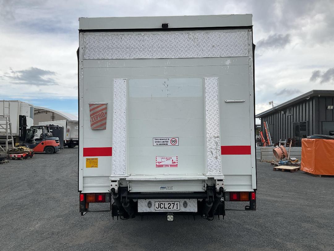 Photo '5' of Mitsubishi Fuso Fighter FK250K1D Box Body Photo '5' of Mitsubishi Fuso Fighter FK250K1D Box Body