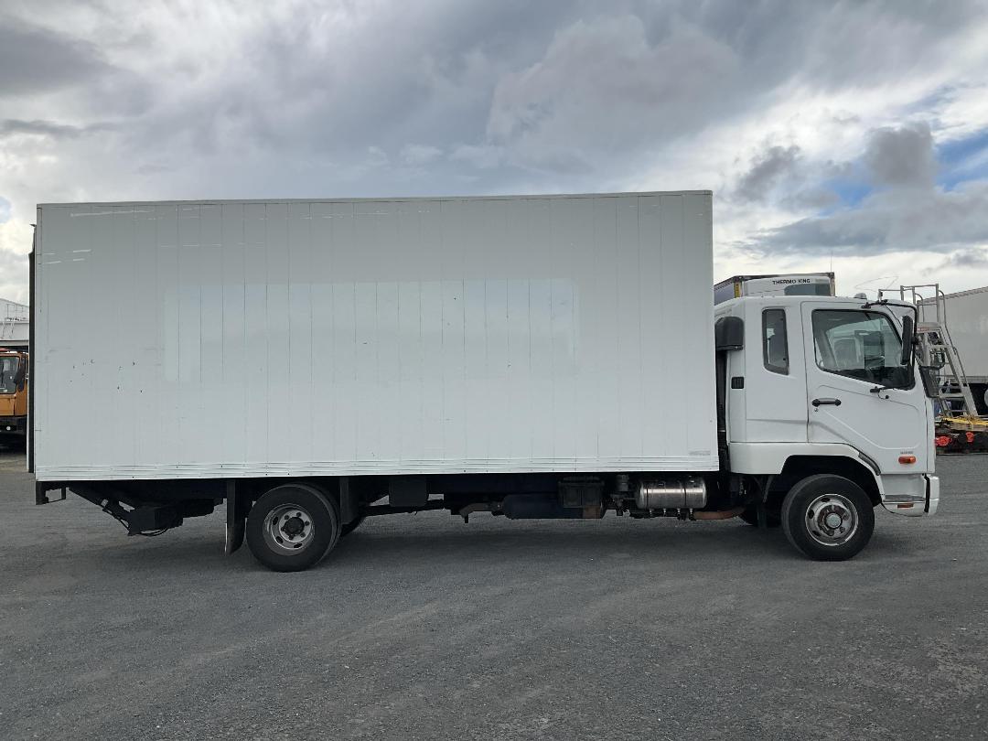 Photo '3' of Mitsubishi Fuso Fighter FK250K1D Box Body Photo '3' of Mitsubishi Fuso Fighter FK250K1D Box Body