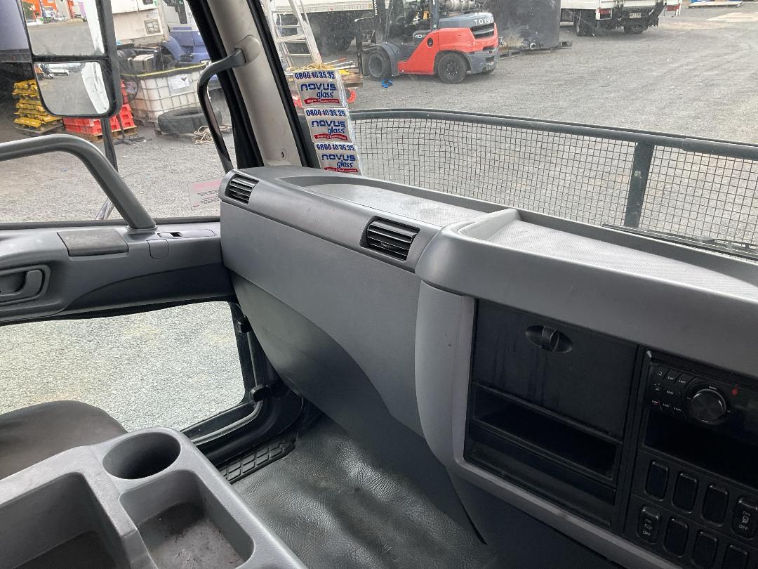 Photo '18' of Mitsubishi Fuso Fighter FK250K1D Box Body Photo '18' of Mitsubishi Fuso Fighter FK250K1D Box Body