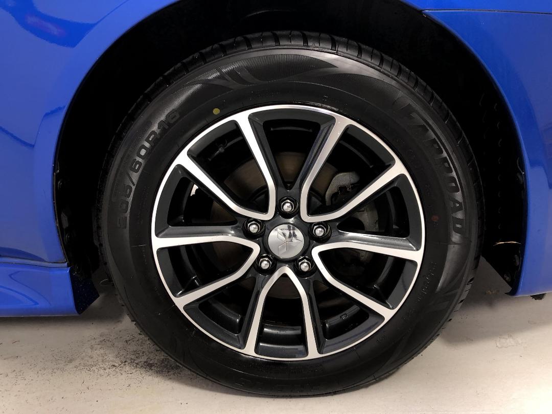 Photo '9' of Mitsubishi Lancer