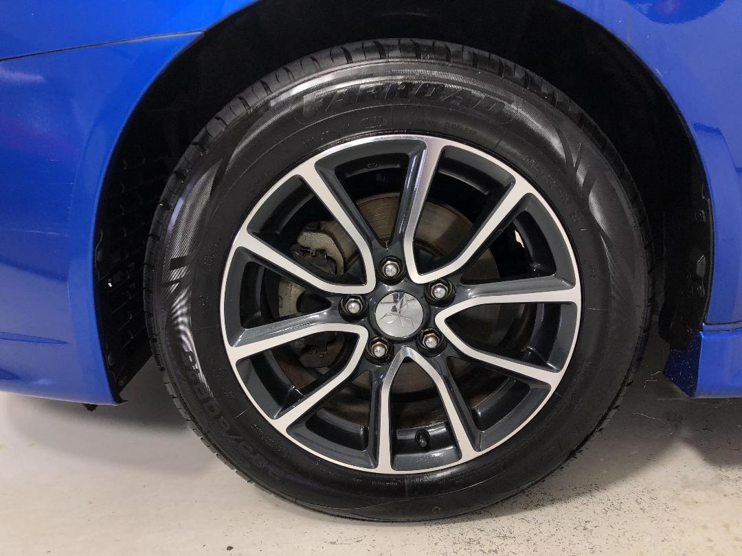 Photo '10' of Mitsubishi Lancer