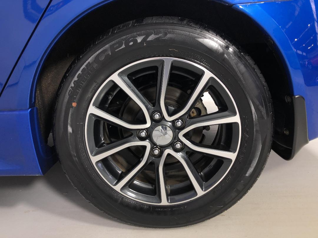 Photo '11' of Mitsubishi Lancer