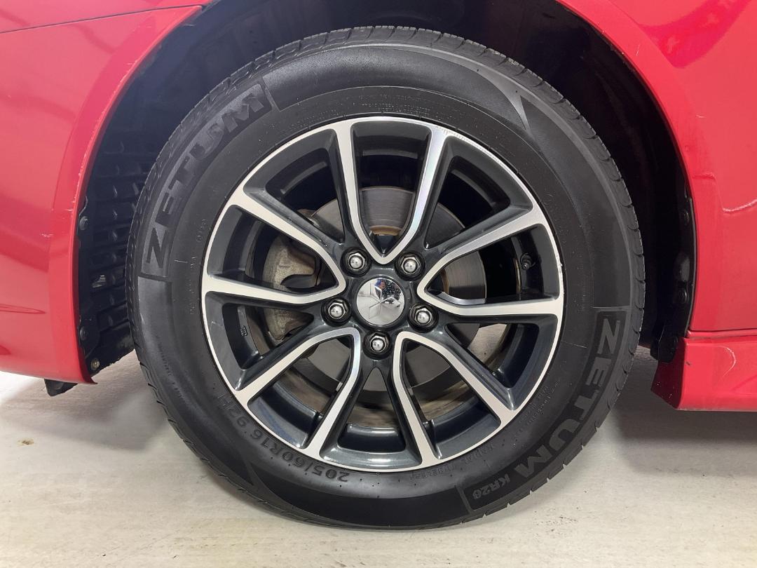 Photo '10' of Mitsubishi Lancer