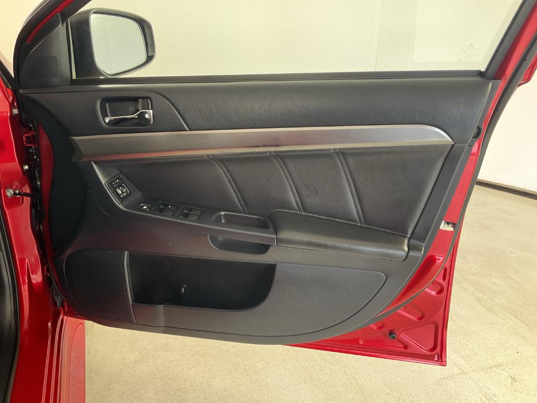 Photo '15' of Mitsubishi Lancer