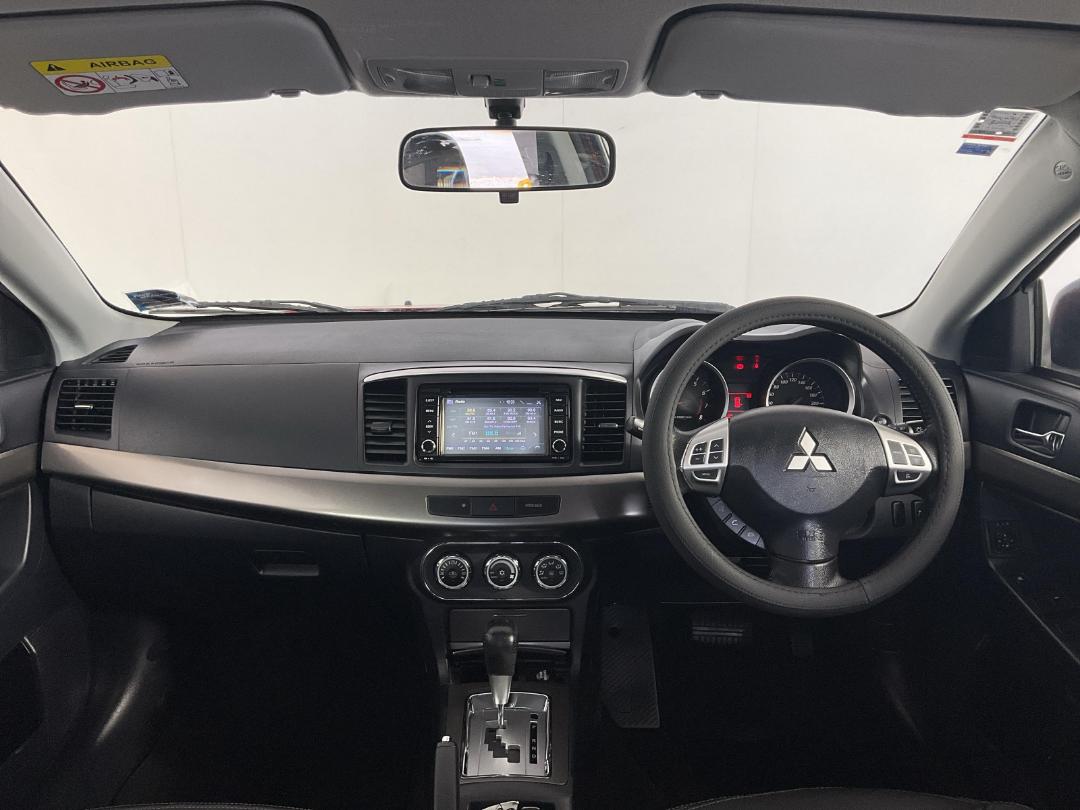 Photo '17' of Mitsubishi Lancer