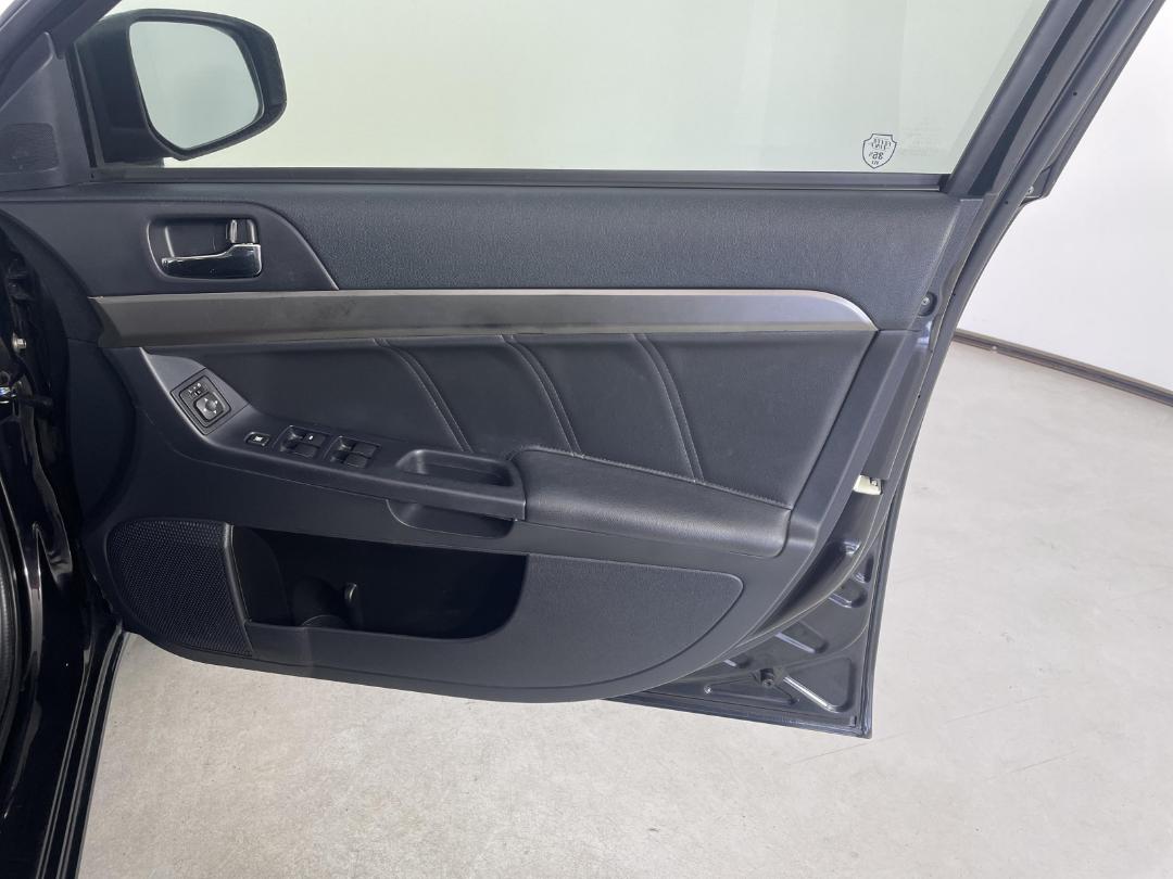 Photo '15' of Mitsubishi Lancer